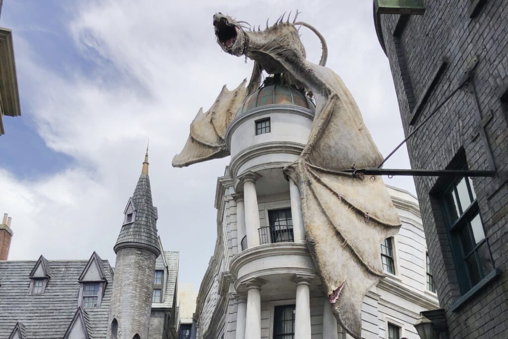 gringotts-bank-dragon-up-close-diagon-alley
