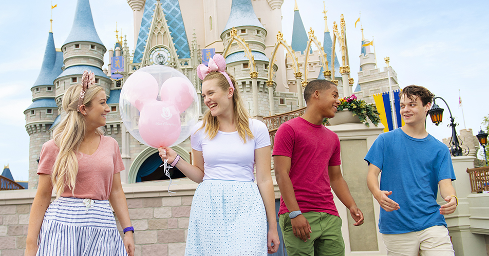 teenagers-at-disney-world