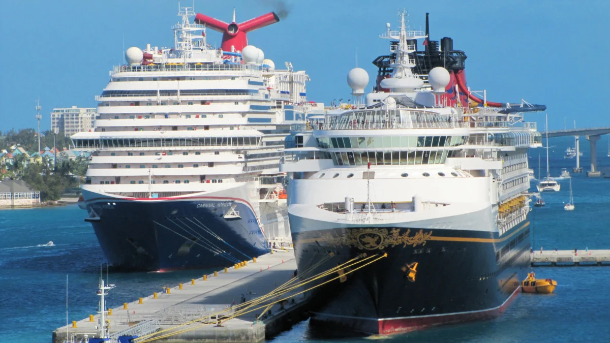 Disney-cruise-vs-carnival-cruise